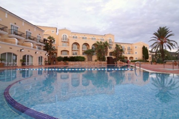 El hotel Príncipe Felipe invertirá 150.000 euros en la construcción de dos nuevas piscinas en su complejo