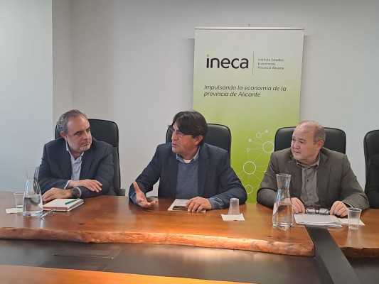 Ineca elaborará un estudio sobre la repercusión que tendrá el 'recorte' del Tajo-Segura