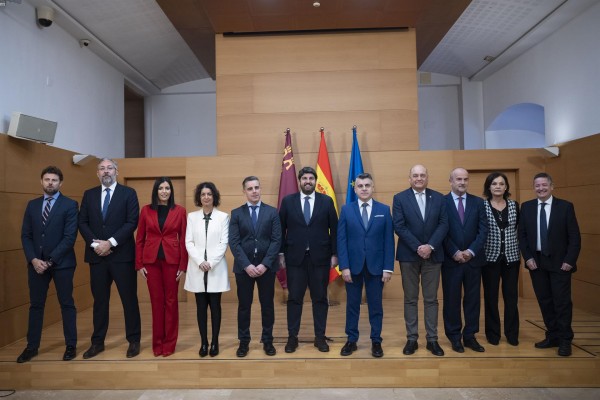 Los 'nuevos' ocho altos cargos toman posesión