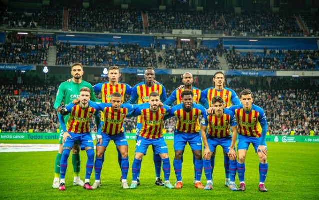 El Valencia iguala su peor primera vuelta en una Liga de veinte equipos