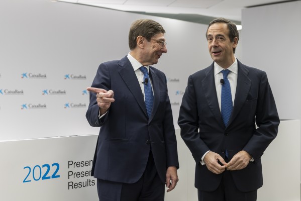 Los inversores aprovechan la presentación de resultados de CaixaBank para recoger beneficios