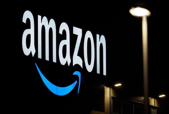 La Justicia falla contra Amazon: los repartidores que usaban coche propio eran falsos autónomos