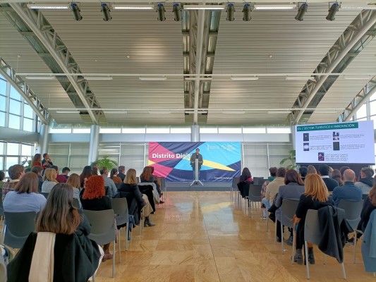 Fomentar y aplicar tecnología propia y toma de decisiones: el futuro del turismo en la Comunitat