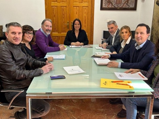  Ayuntamiento y empresarios acuerdan inversiones de más 500.000 euros en los polígonos de Moncada
