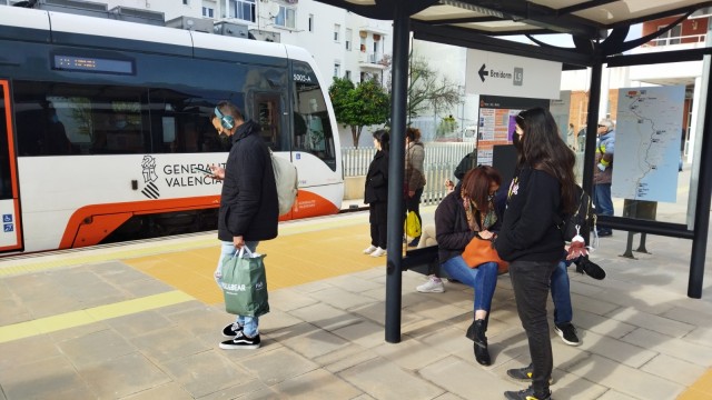 FGV adjudica la limpieza de los tranvías de la red Tram por 2,6 millones