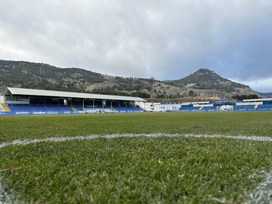 El Alcoyano se queda con solo dos delanteros en su plantilla
