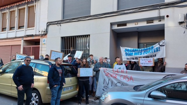 Desalojo con protesta en el barrio de Carolinas de Alicante