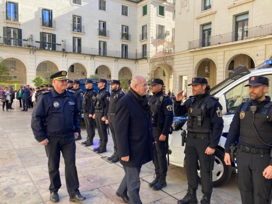Alicante refuerza la flota de la Policía Local con dos nuevos vehículos para el GOIR