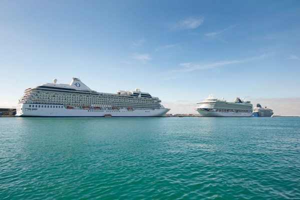 La tensión geopolítica aúpa al Puerto de València a cerrar 2022 con récord de cruceristas