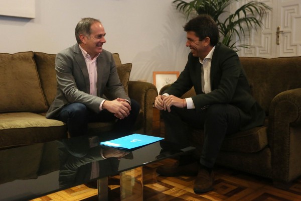 Mazón y Román se reúnen para abordar las demandas e inversiones en Sant Joan