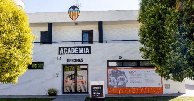 El Mestalla agita el mercado con dos fichajes y cinco bajas