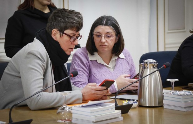 Podem sigue al ataque: pide un impuesto para los supermercados con 