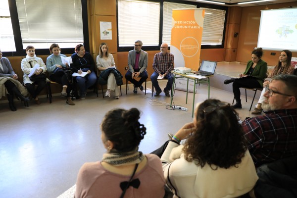 Vivienda crea en Alicante un foro para fijar necesidades del barrio Virgen del Carmen 