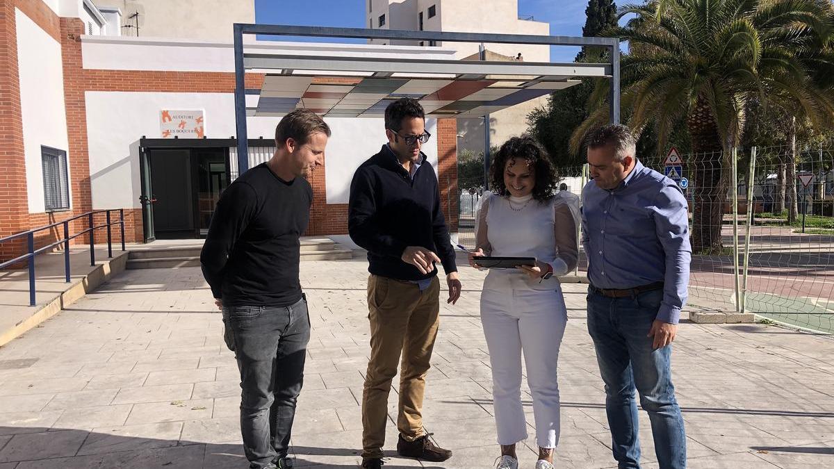 Almassora 'estrena' el auditorio de Boqueres para explicar las ayudas a la rehabilitación del barrio