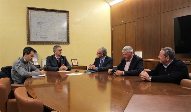La CHS pide colaboración al juez de aguas para acabar con los residuos en la desembocadura