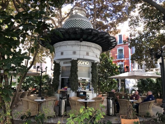 Alicante pone a prueba el filón de la hostelería: licita la gestión del quiosco del Portal de Elche