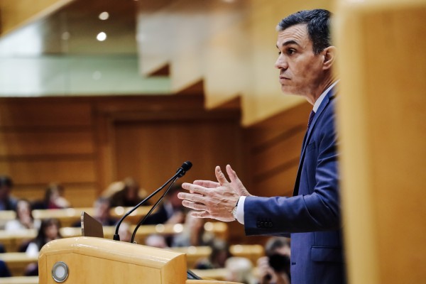 Sánchez anuncia la subida del SMI hasta los 1.080 euros
