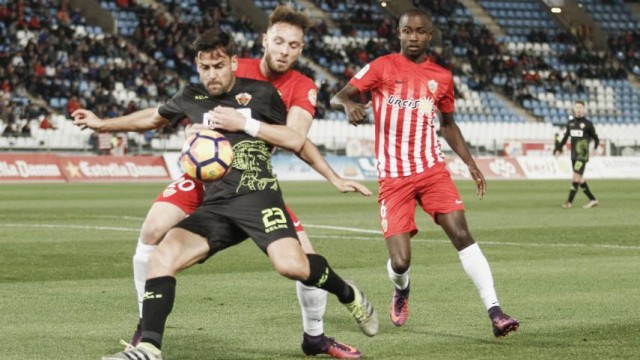 El Elche queda a tres puntos del descenso