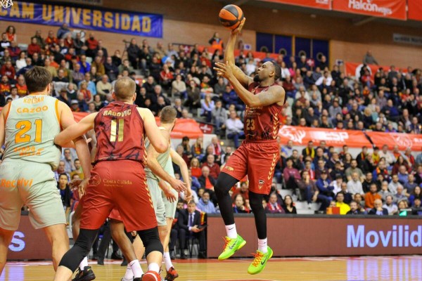 El UCAM CB persigue ante el Bilbao Basket en casa su primer triunfo en el top 16 europeo