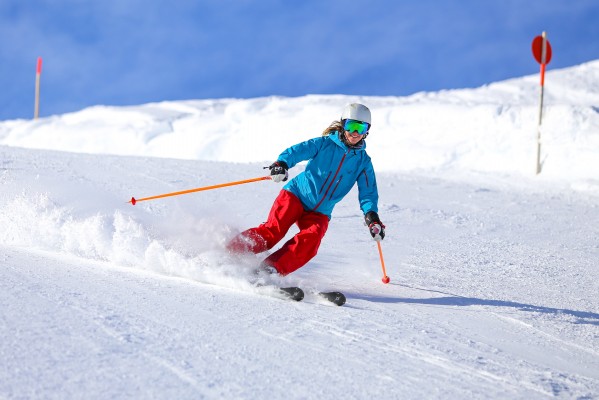 El esquí y el snow son deportes exigentes y sin una buena forma física el riesgo de lesiones es mayor