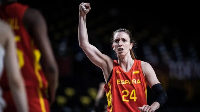 Laura Gil, ahora en Francia, vuelve a la selección más de un año después tras superar su grave lesión 