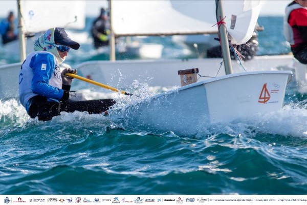 España, con Joan Domingo y Blanca Ferrando, manda en la Euromarina Optimist Torrevieja 