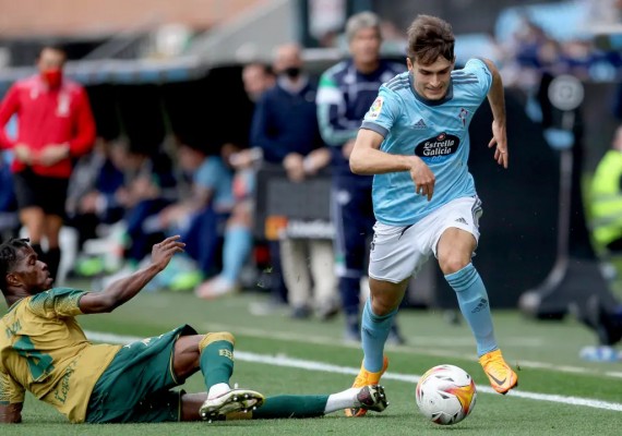 Celta y Espanyol acuerdan el traspaso de Denis Suárez
