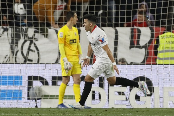 El Elche escarba en el fondo