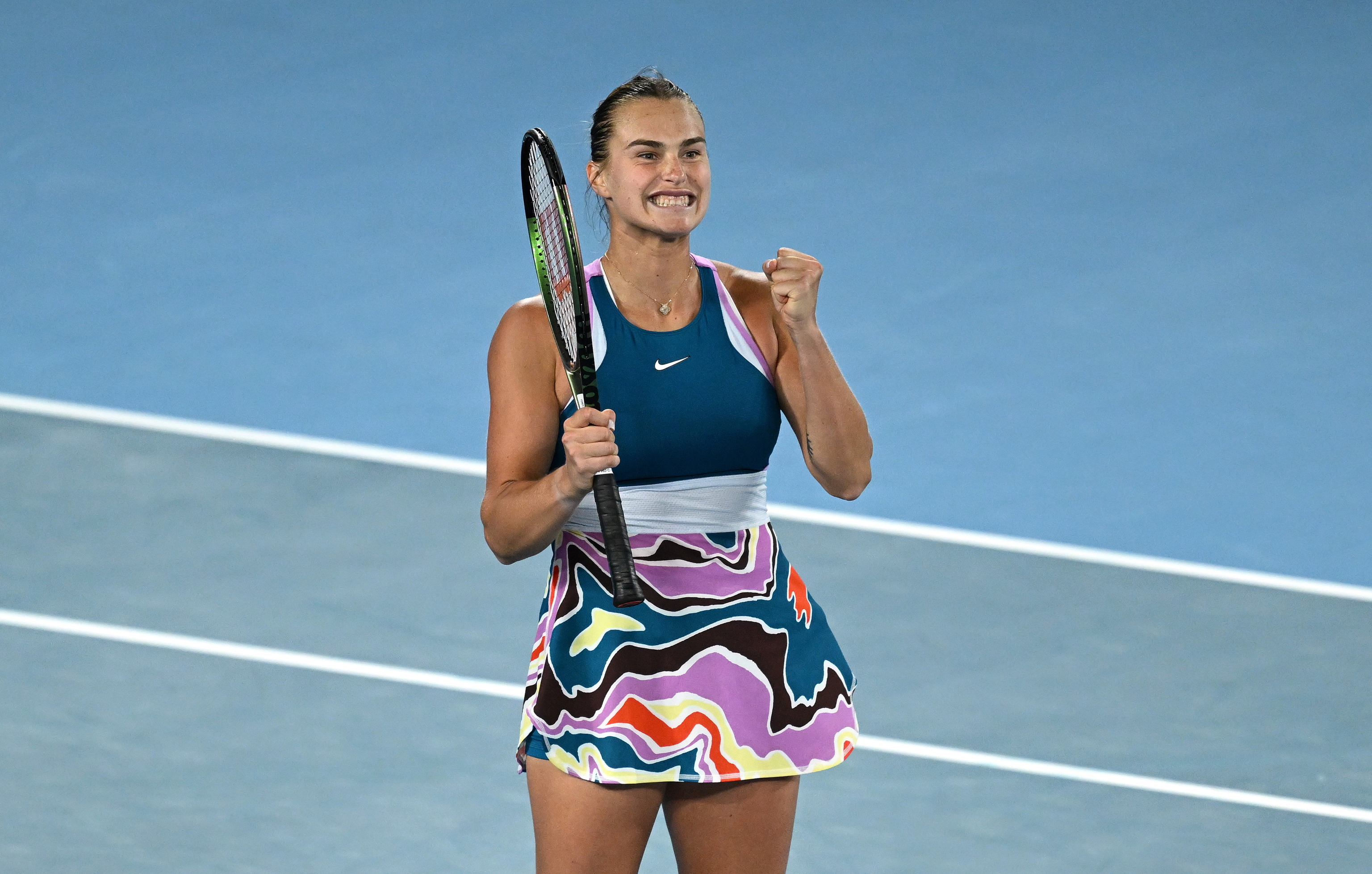 Sabalenka logra su primer grande tras remontar a Rybakina
