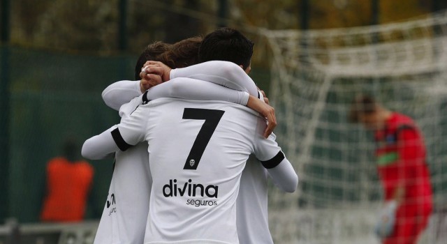 El Valencia juvenil golea al Gante y sigue con paso firme en la Youth League