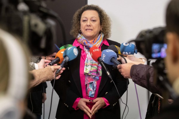 Yolanda no ha dimitido