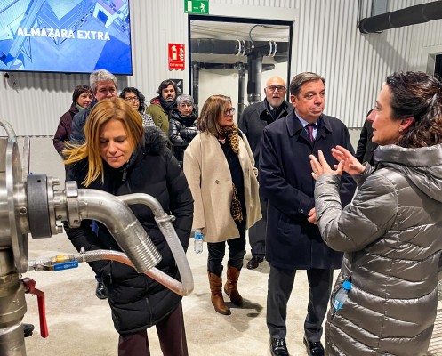 Planas destaca la importancia económica de las cooperativas... y la de Viver le pide 