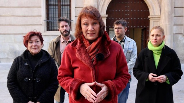 La oposición saca los colmillos contra López Miras por su 