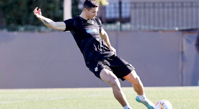 Fuentes sube enteros para debutar frente al Cornellà ante la baja de Romera