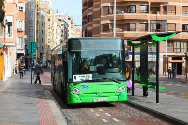 Castelló reduce un 50% los abonos de autobús hasta el 30 de junio con tarifas de 3 a 15 euros