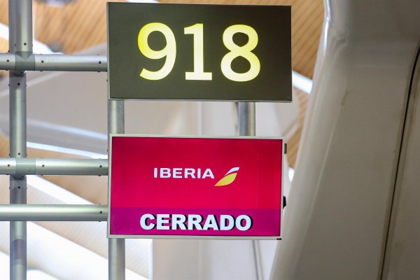 Los pilotos de Air Nostrum convocan asamblea ante el 