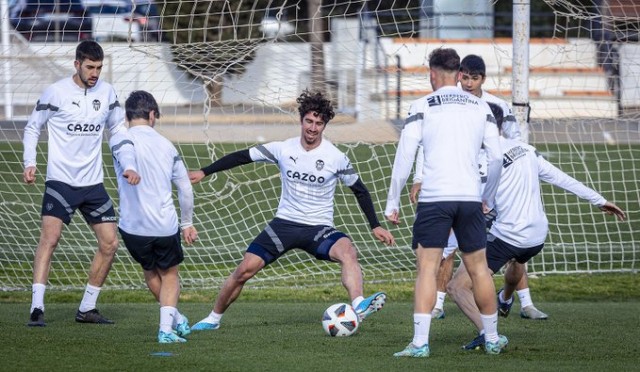 El Mestalla sueña con el liderato