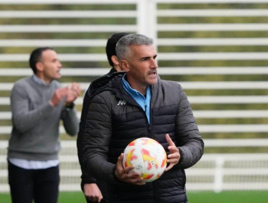 El Alcoyano concede la baja a Raúl González sin cerrar el fichaje de otro '9'
