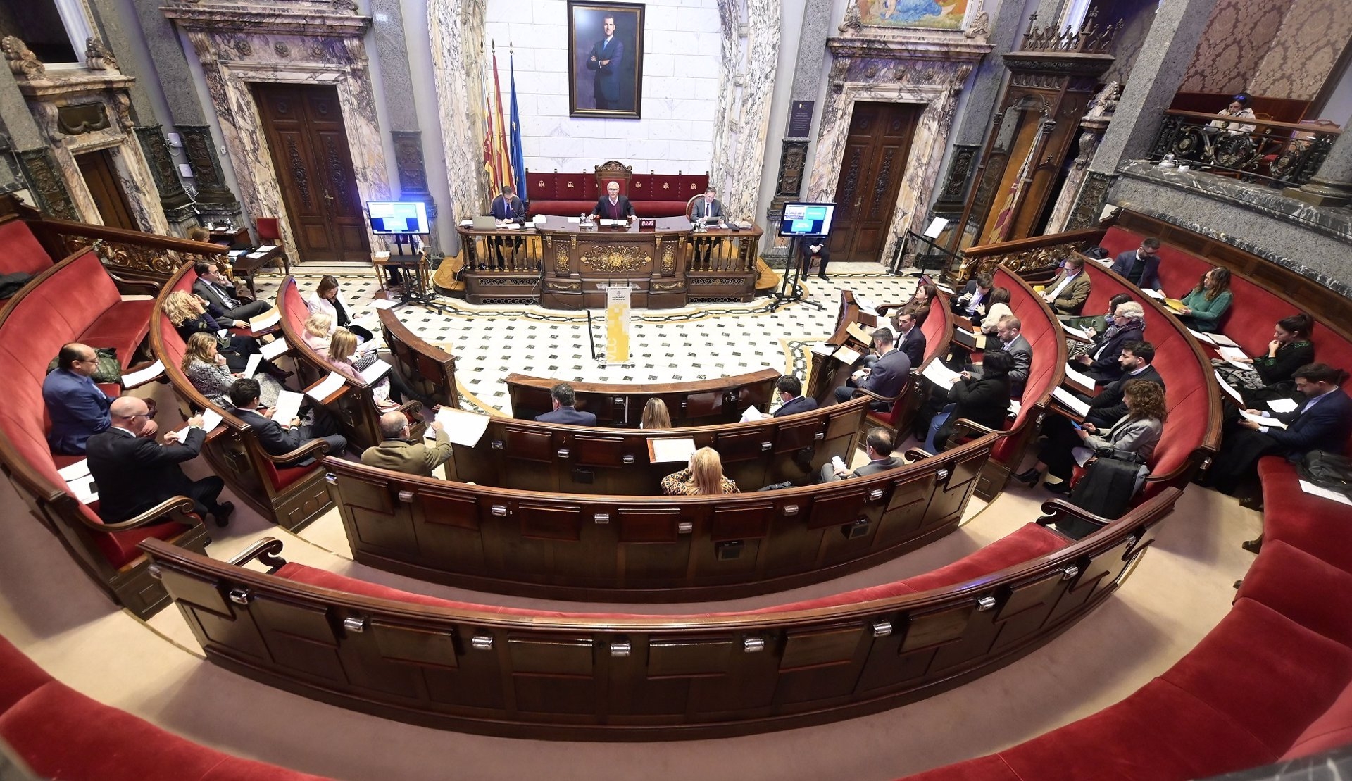 València respalda con el sí del Rialto y de Cs los trámites para crear la empresa mixta de energía