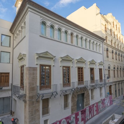 El Centro de Arte Hortensia Herrero desvela su fachada tras la restauración