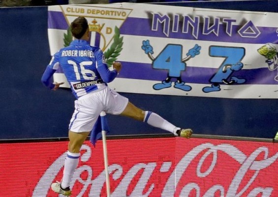 Robert Ibáñez se rompe el ligamento cruzado y estará seis meses de bajas