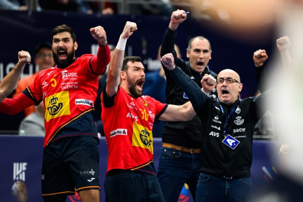 España busca la final ante Dinamarca