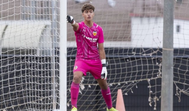 El valencianista Raúl Jiménez se luce con la Selección