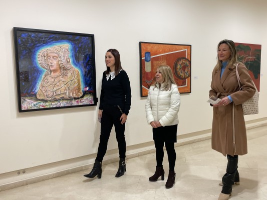 La Fundación Mediterráneo acoge una exposición dedicada a L'Alcúdia en homenaje a la Dama y Rafael Ramos