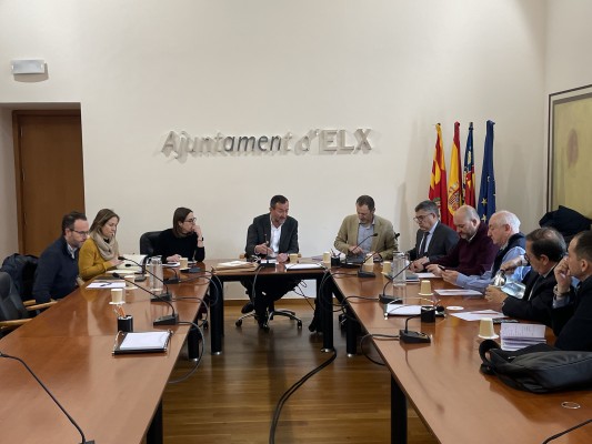 Adif traslada al bipartito de Elche que la reducción de frecuencias del Cercanías es por obras
