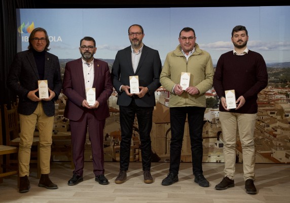 Premian a Ayora, Cofrentes, Cortes de Pallas, Millares y Zarra por luchar contra la despoblación