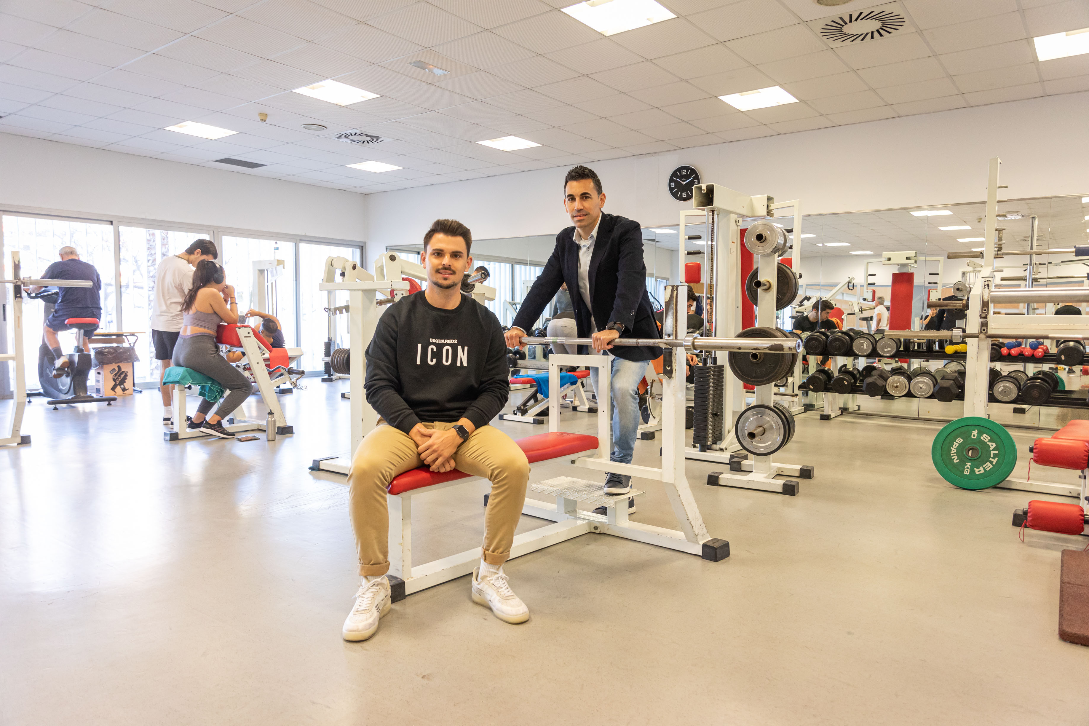 El autor de la tesis, Carlos Bou, y su profesor Diego Moliner. Foto: UJI - 