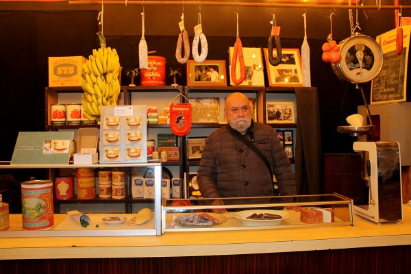 El Museo de Pusol de Elche impulsa la exposición 'Bar Casa Villalobos' en L'Aljub 