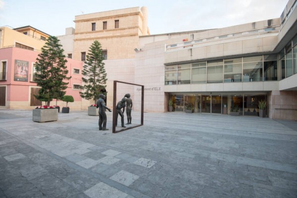 Modificar la RPT de Elche costará 280.000 euros por mayores salarios, turnos de policía o nuevas jefaturas 
