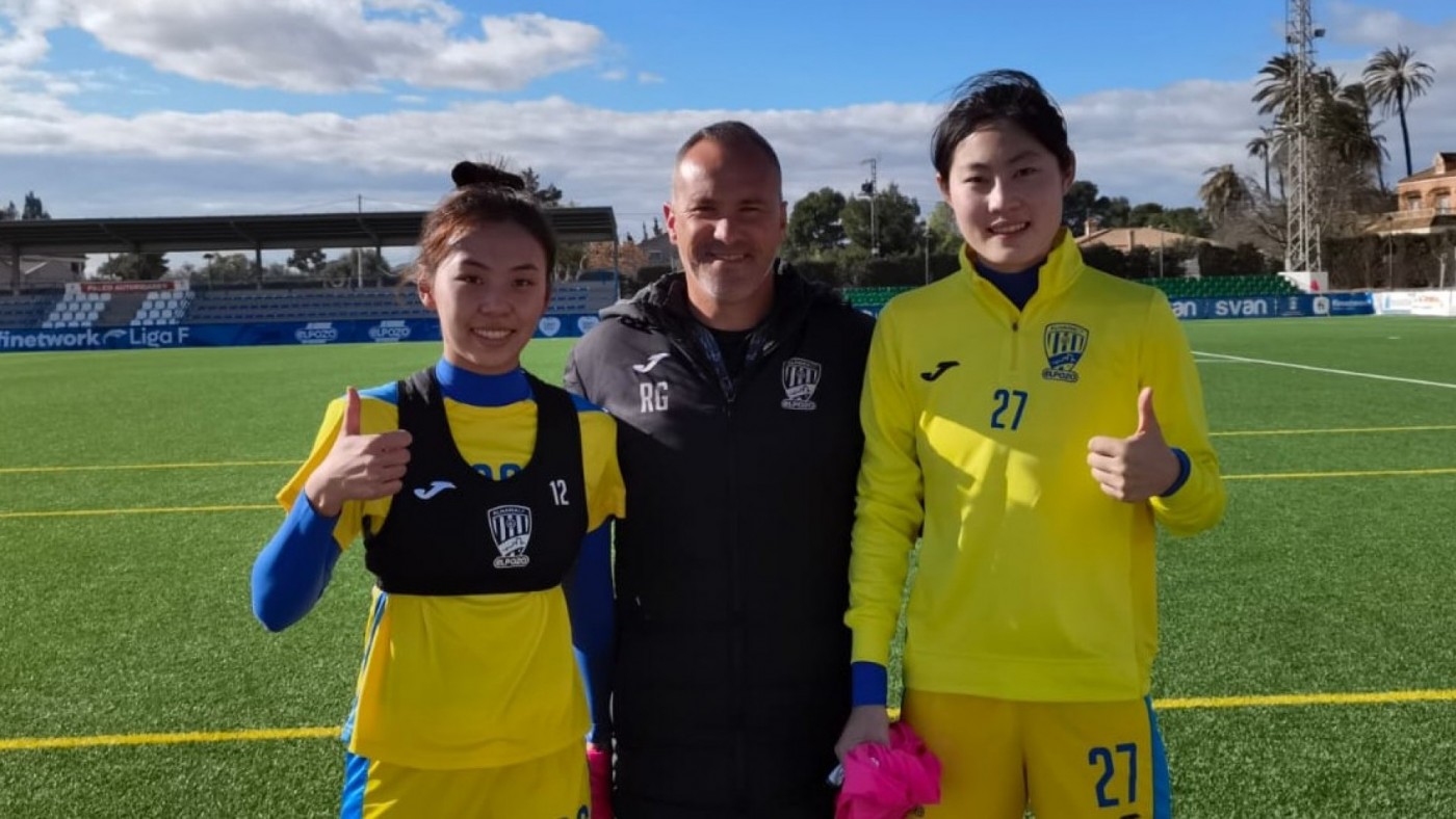 El Alhama CF ElPozo tiene a prueba a las chinas Li Yinguri y Yuan Cong 
